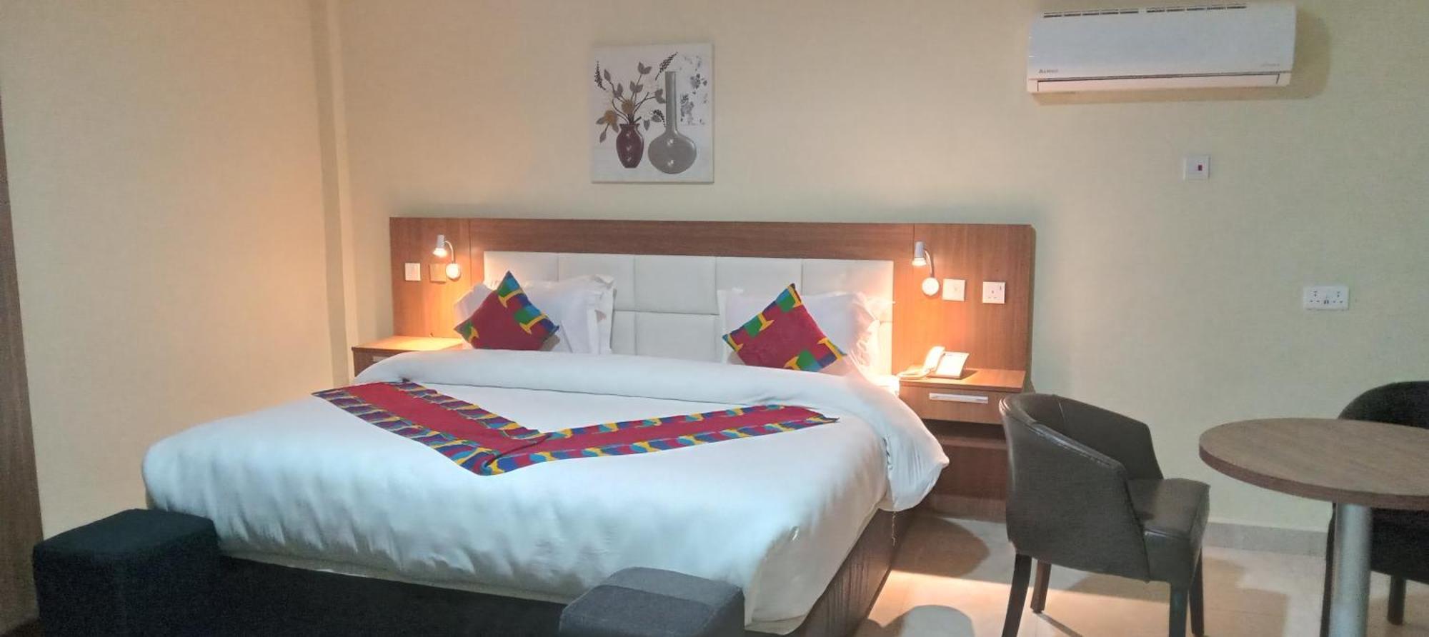 Rhogem Hotel 세콘디타코라디 외부 사진