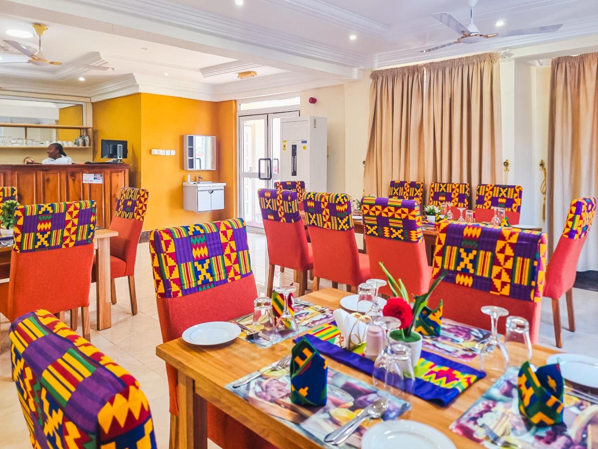 Rhogem Hotel 세콘디타코라디 외부 사진