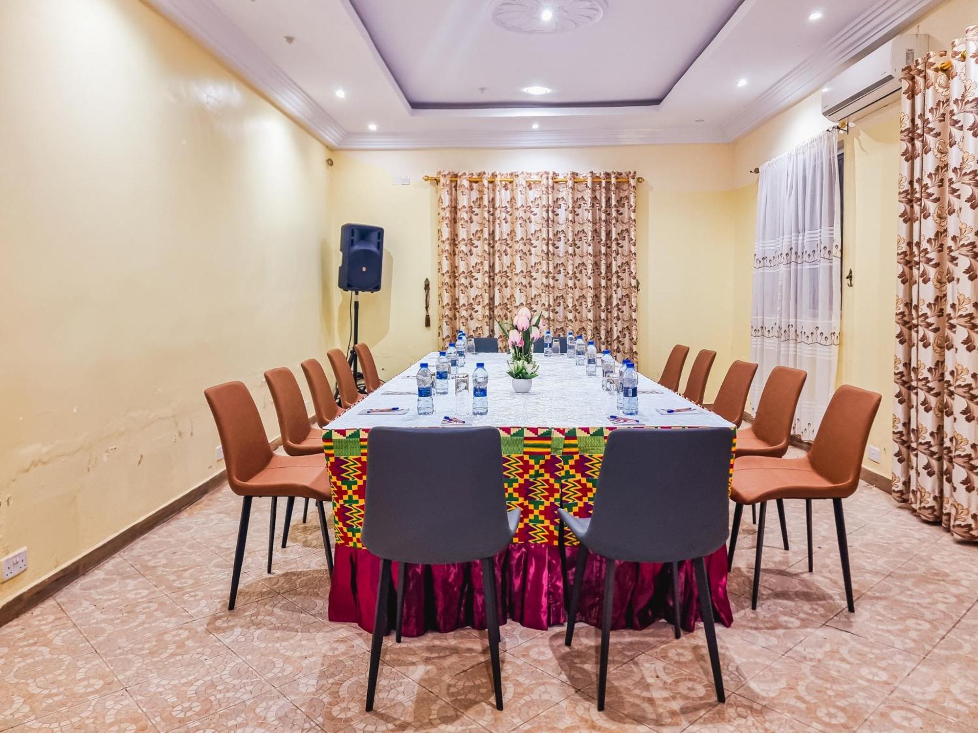 Rhogem Hotel 세콘디타코라디 외부 사진