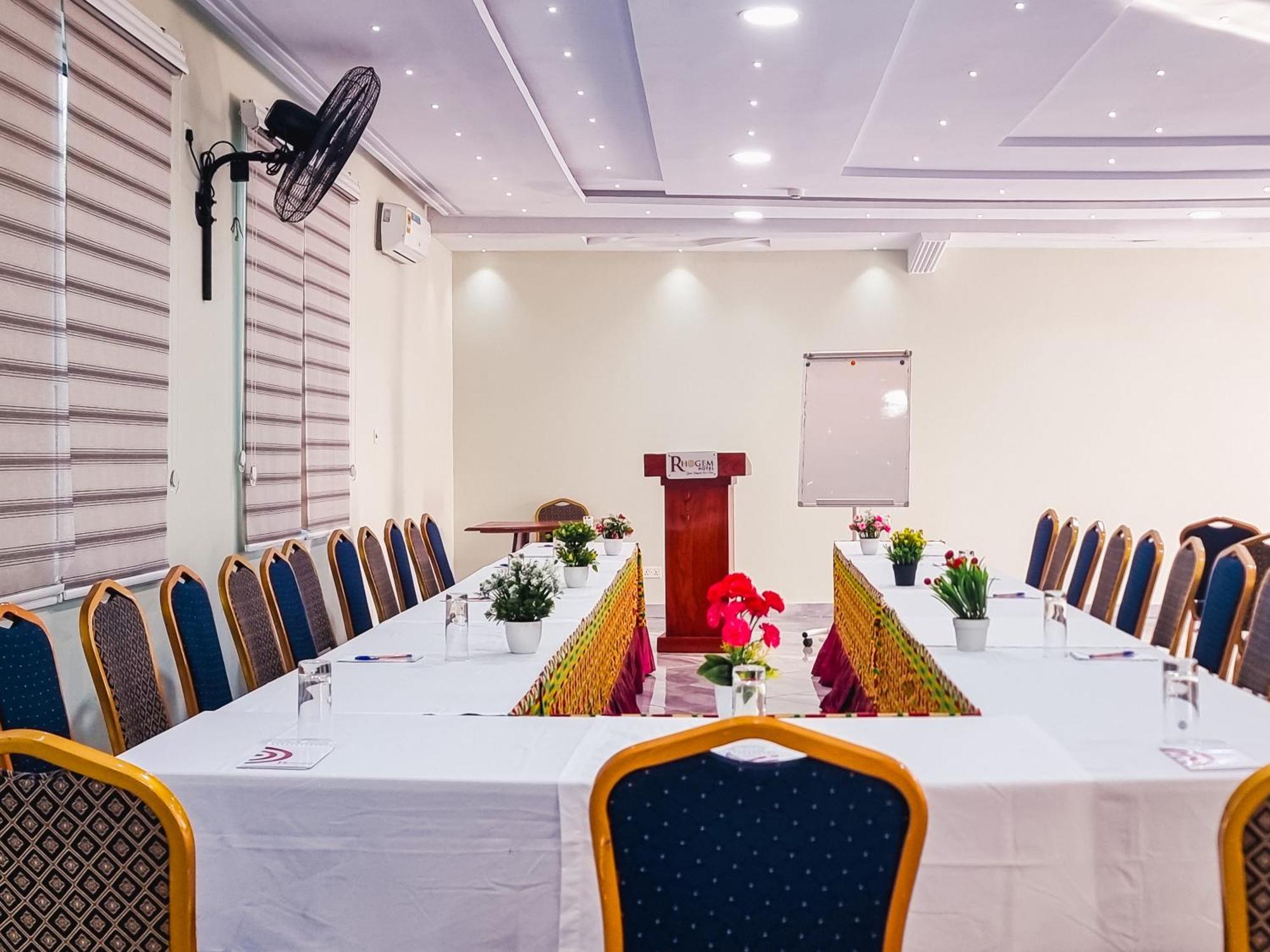 Rhogem Hotel 세콘디타코라디 외부 사진
