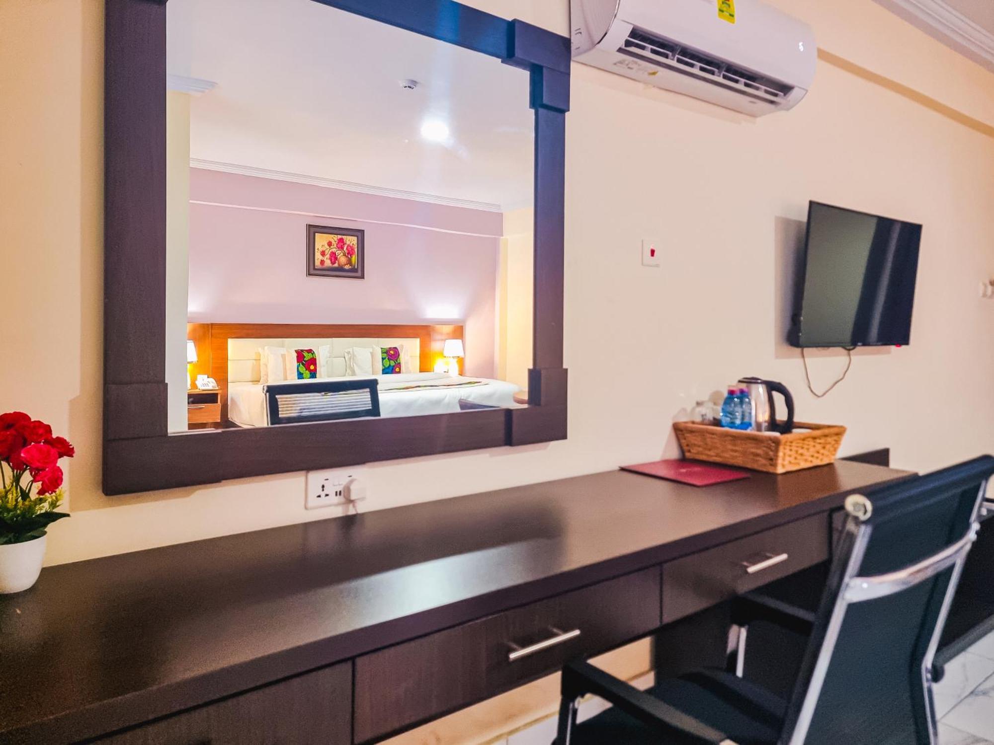 Rhogem Hotel 세콘디타코라디 외부 사진
