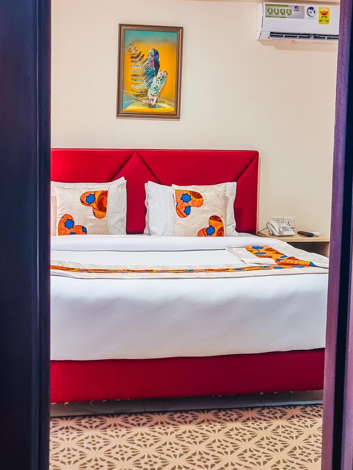 Rhogem Hotel 세콘디타코라디 외부 사진